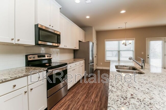 Building Photo - 245 Orchard Dr