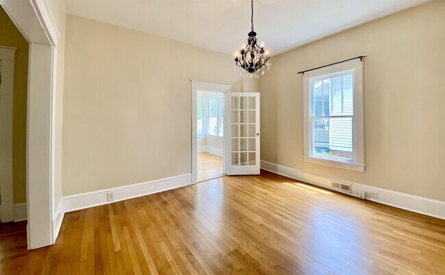 Building Photo - 1105 Virginia Ave