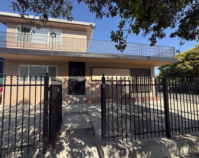 Building Photo - 301 Willard Ave