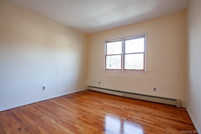 Building Photo - 55 Holland Ave
