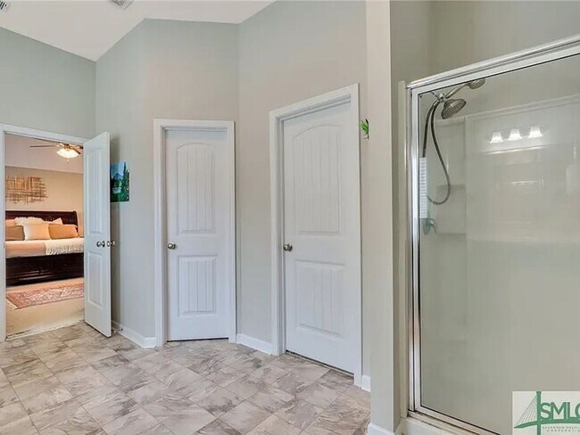 Building Photo - 4 bedroom beautiful home available August 10!!