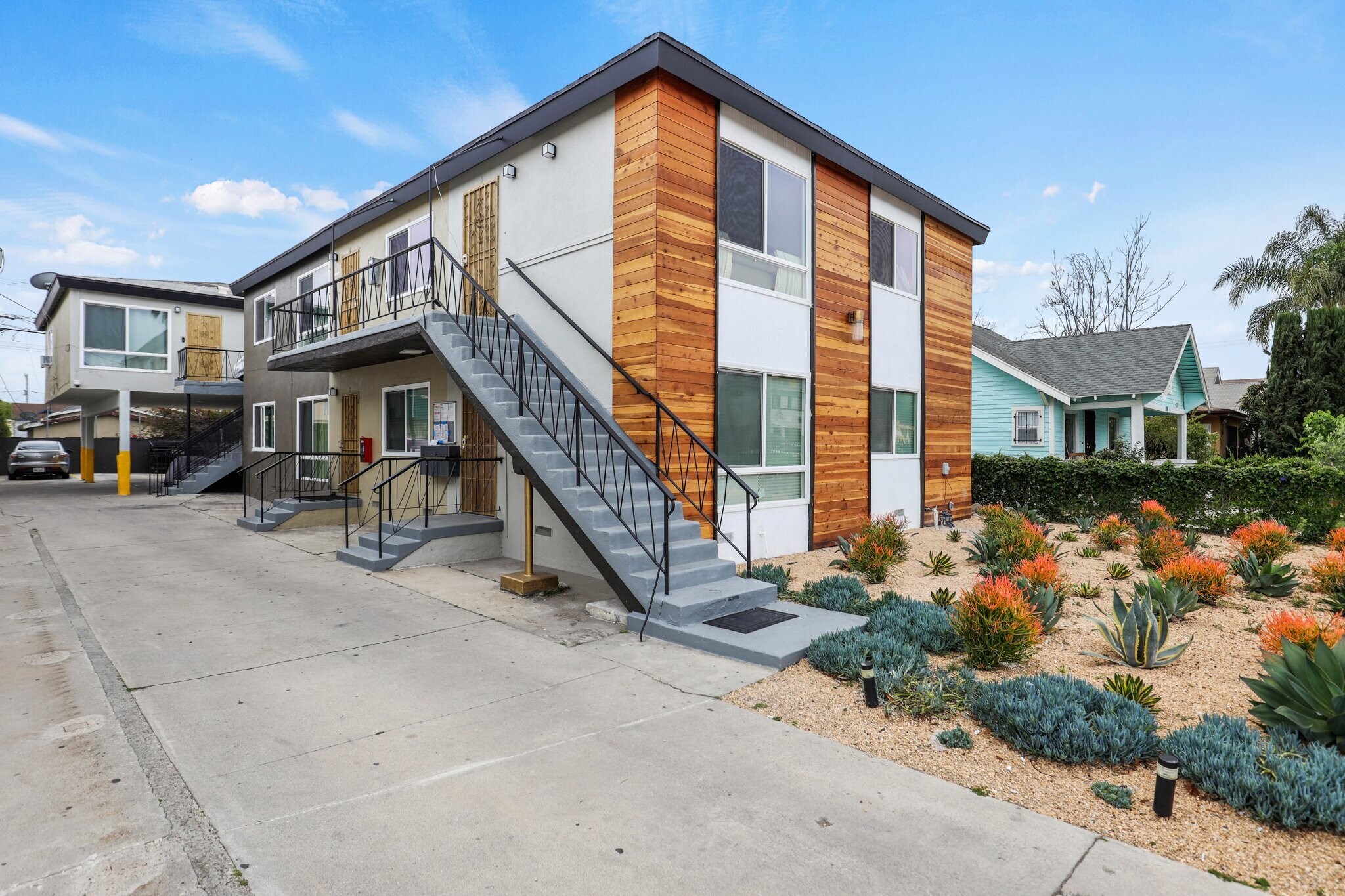 Building Photo - 1358 W 36th St