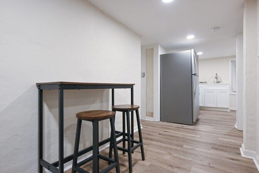 Building Photo - 840 Bobbin Mill Rd