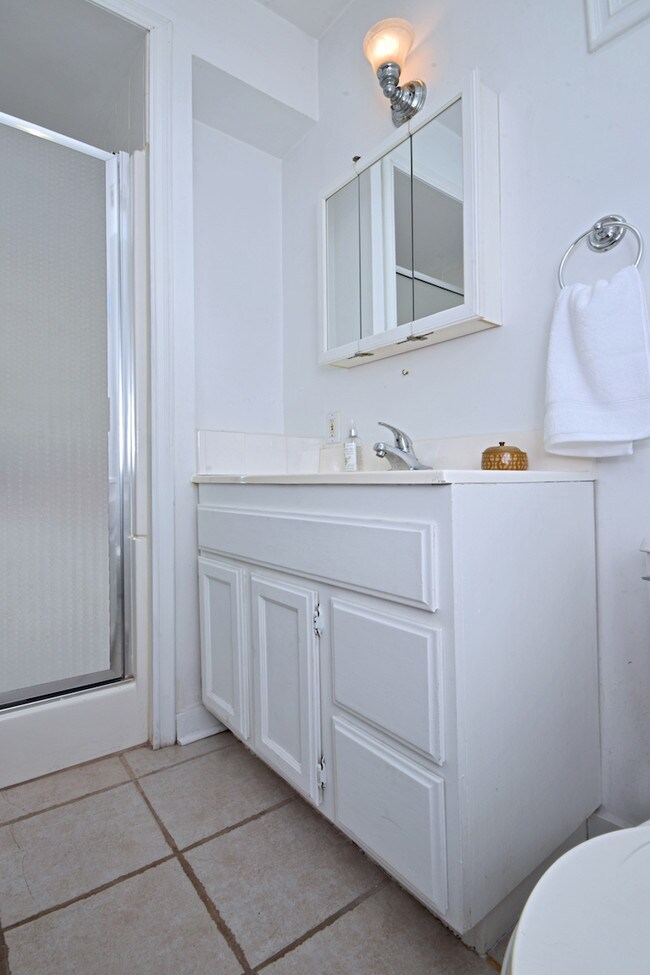 Building Photo - 10633 Chiquita St