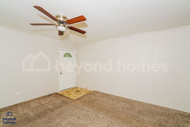 Building Photo - 1225 Birchwood St
