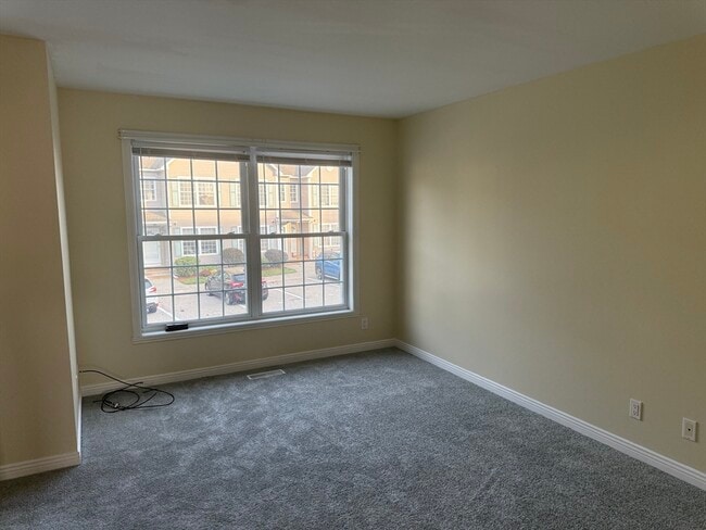 Building Photo - 8 Intervale Ct