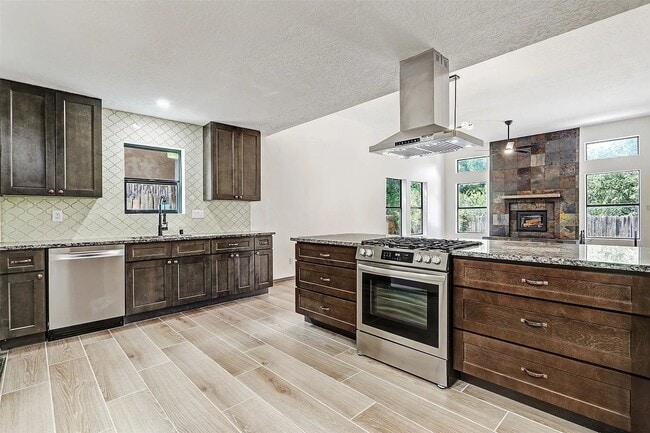 Building Photo - Completely Remodeled Stylish Home in La Villa Serena