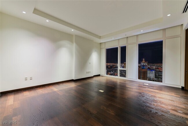 Building Photo - 3750 S Las Vegas Blvd