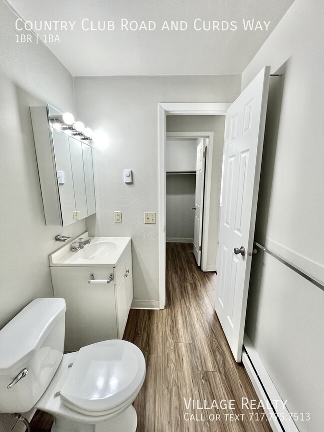 Building Photo - 671 Country Club Rd