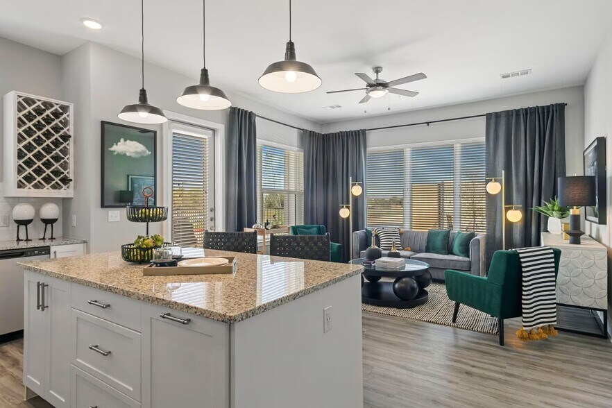 Building Photo - 8200 Glenn Day Dr