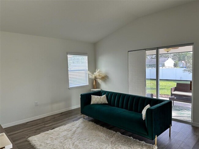 Building Photo - 1099 Dania Cir