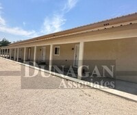 Building Photo - 2 Bedroom, 1 Bath apartment