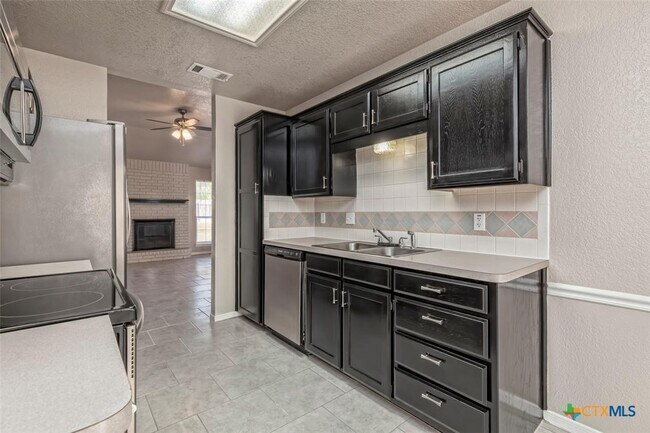 Building Photo - 4107 Fawn Dr