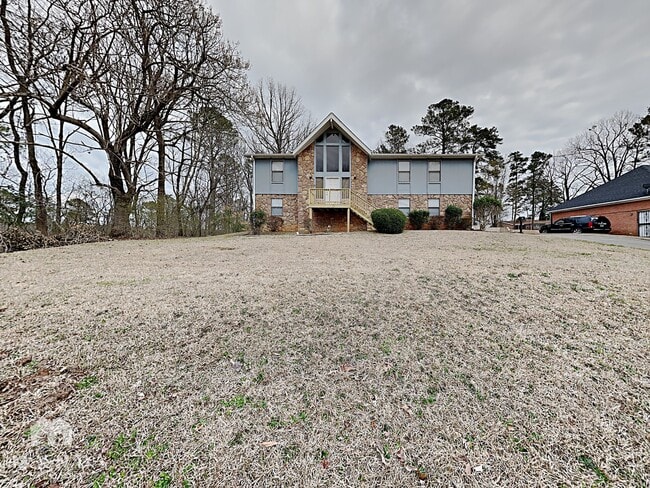 Building Photo - 9925 Miller Ave