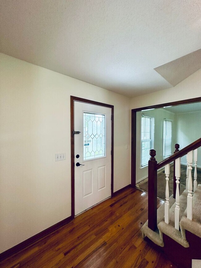 Building Photo - {15031} Charming Two Story Home + Huge, Fenced Yard + Cul de Sac