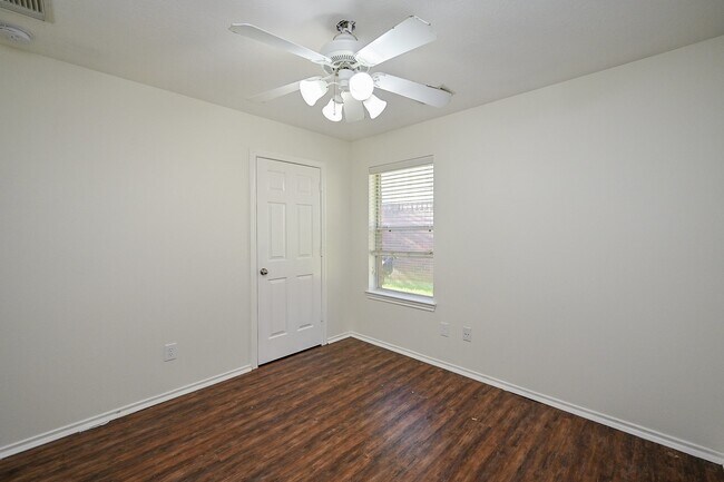 Building Photo - 7315 Windy Port Ln