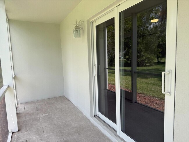 Building Photo - 28 Ventnor Dr