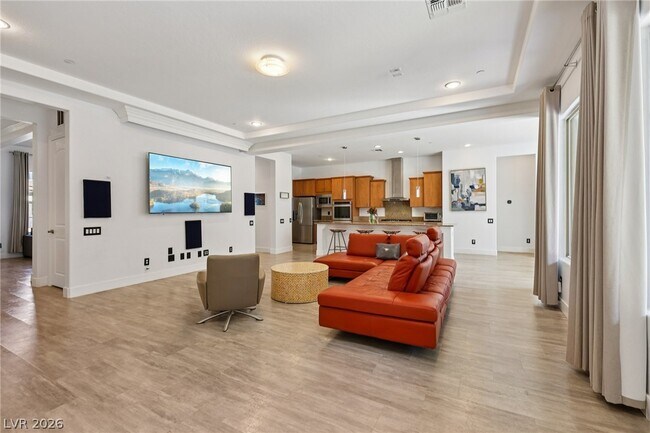 Building Photo - 2341 Martinique Ave