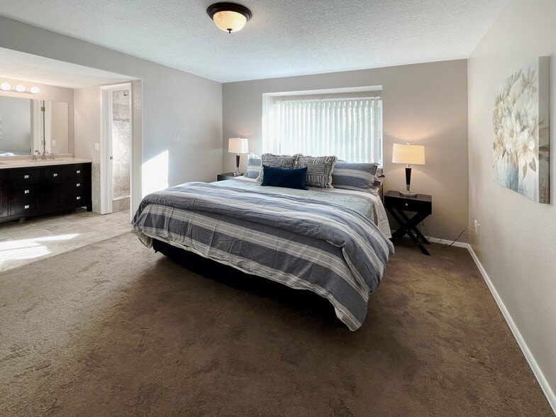 Master bedroom - 5462 Gold Rush Dr NW