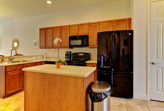 Building Photo - 7233 101st Ln