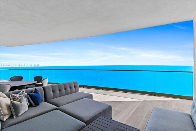 Building Photo - 17901 Collins Ave