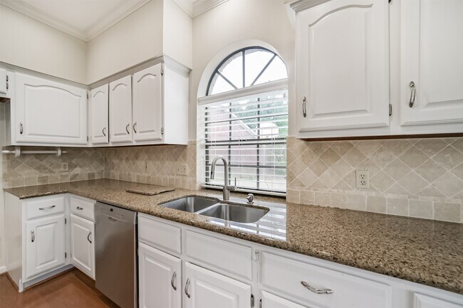 Building Photo - 2214 Cherrytree Ridge Ln