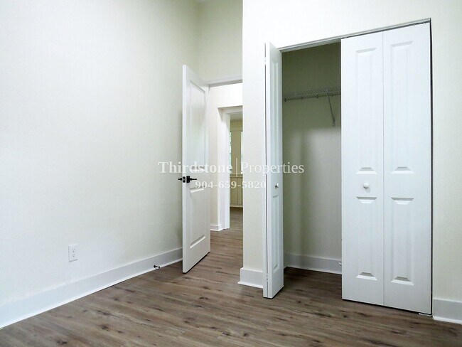 Building Photo - 2071 Southampton Rd