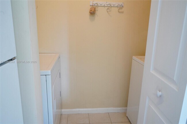 Building Photo - 4404 SW 160th Ave