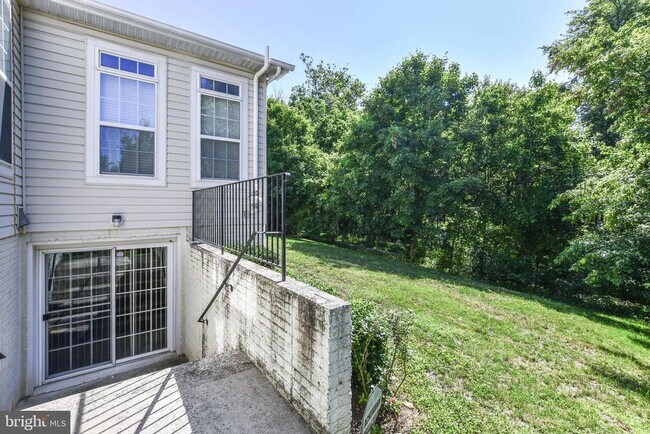 Building Photo - 13003 Belle Meade Trace