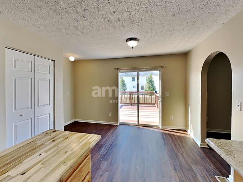 Building Photo - 8588 Greylag Ct