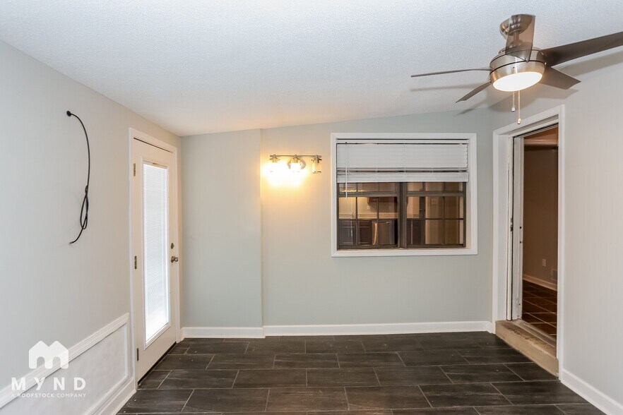 Building Photo - 6827 Starkenburg Ln