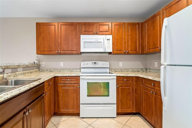 Building Photo - 330 SW 2nd Ave