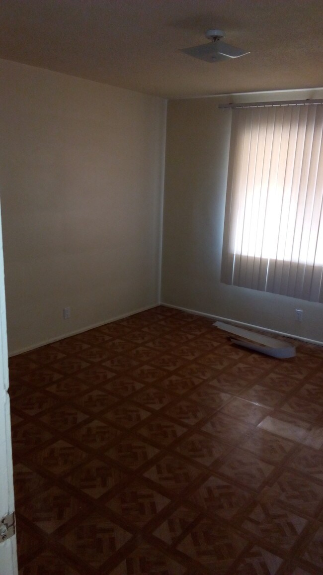 Building Photo - 805 N Santa Fe Ave