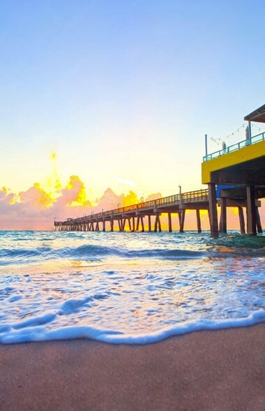 Building Photo - Sea View at Dania