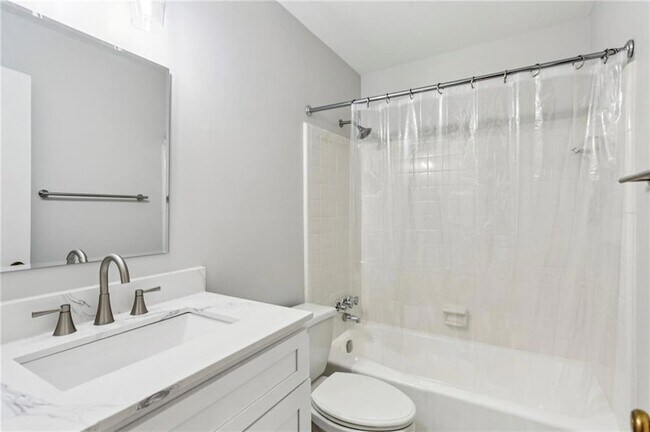 Building Photo - 3436 Brookview Dr