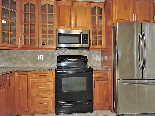 Building Photo - 5040 Society Pl E