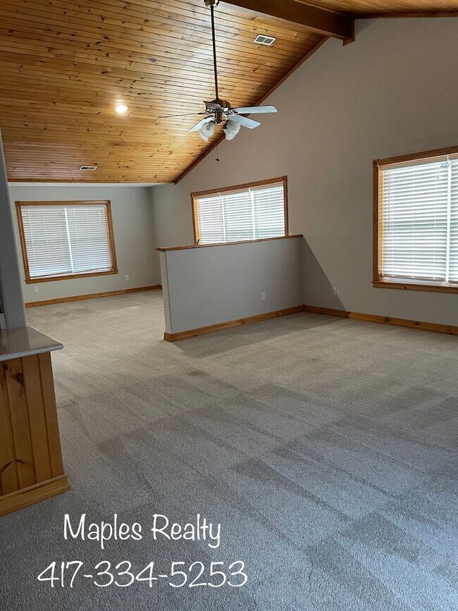 Building Photo - VERY NICE 3 bedroom home in Branson, MO fo...