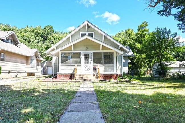 Building Photo - 1113 Douglas Ave