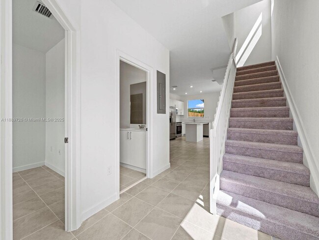 Building Photo - 1501 SE 27th Rd