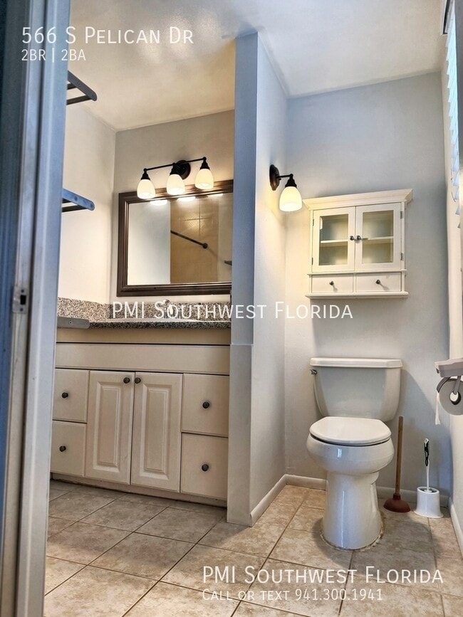 Building Photo - 566 S Pelican Dr