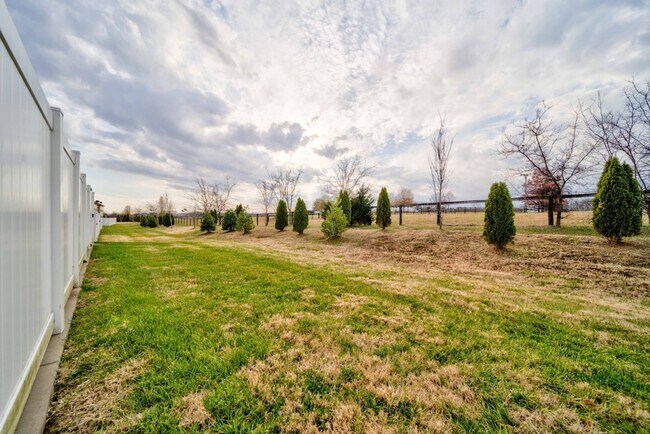 Building Photo - 226 Saxony Way