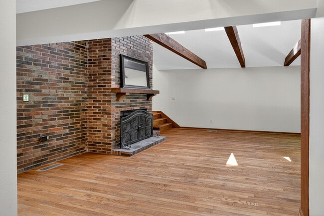 Building Photo - 4 Bedroom Near Butler University!
