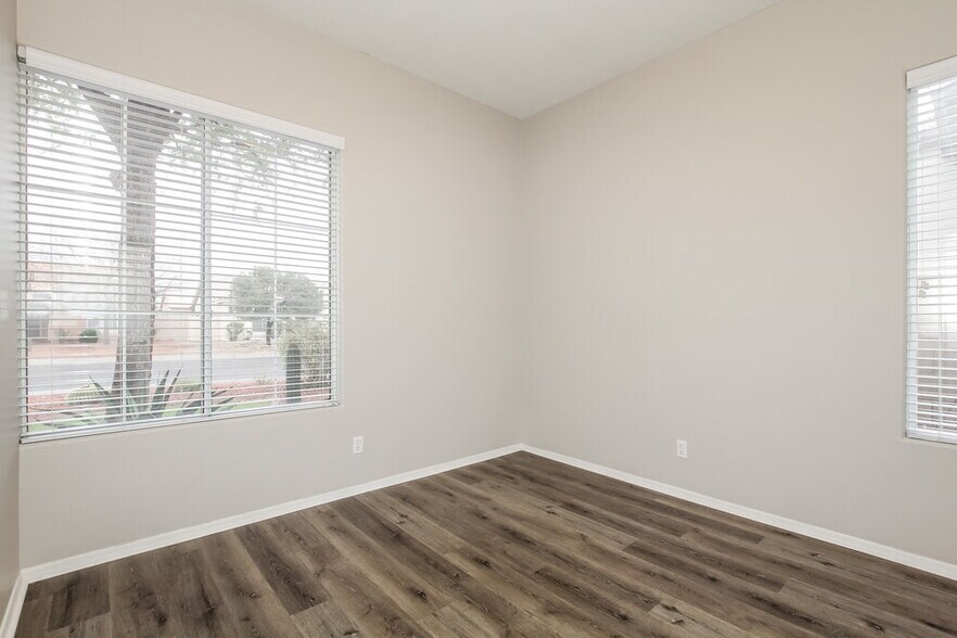 Building Photo - 13587 W Tara Ln