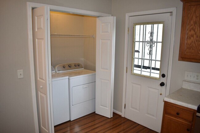 Building Photo - 3 Bed/2 Bath Home in East Nashville, Pet F...