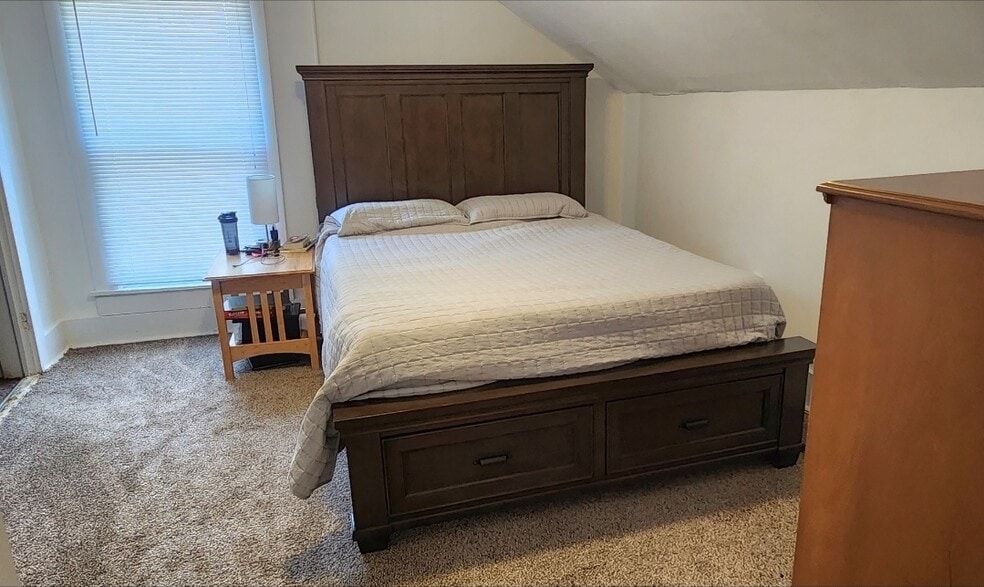 Building Photo - 324 N Jefferson St