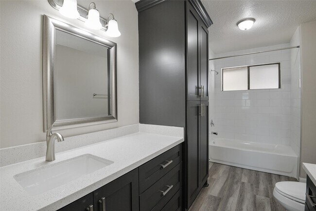 Building Photo - 3223 Deep Anchor Way