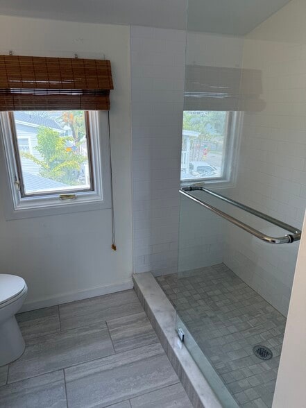 Bath 2 - 51 84th Ave
