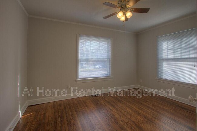 Building Photo - 1316 S Knoxville Ave
