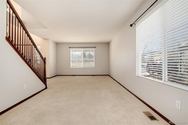 Building Photo - 9865 Falcon Ln