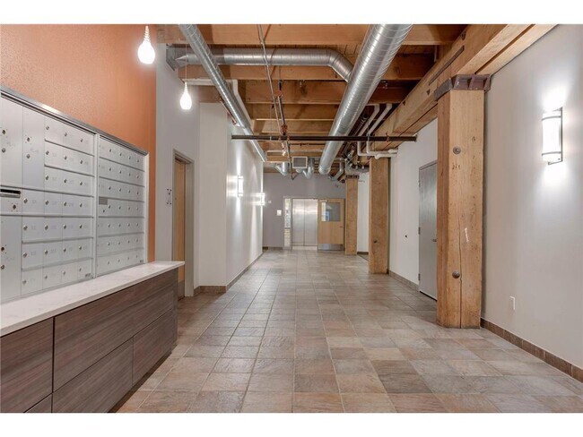 Building Photo - 404 N Washington Ave